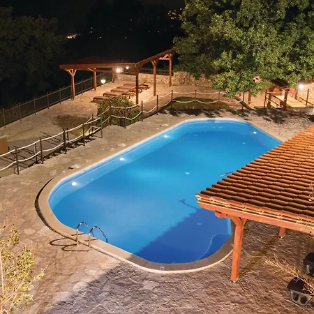 Pet Friendly In With Jacuzzi *