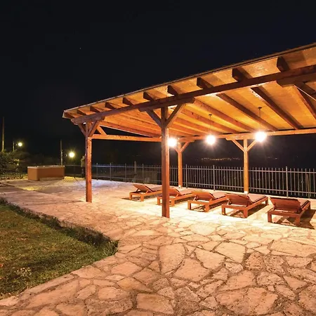 Pet Friendly In With Jacuzzi Casa de Férias