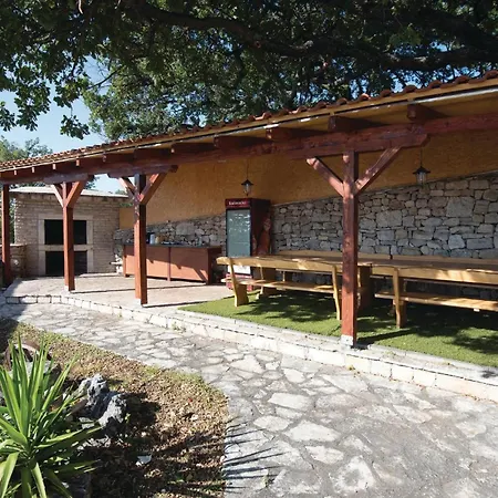 Pet Friendly In With Jacuzzi