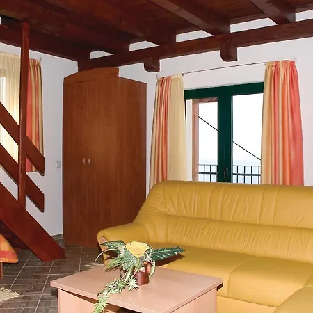 Lovely In Ferienhaus Podstrana