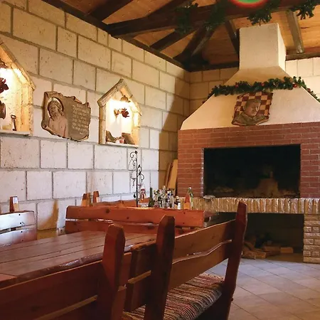 Lovely In Ferienhaus Podstrana