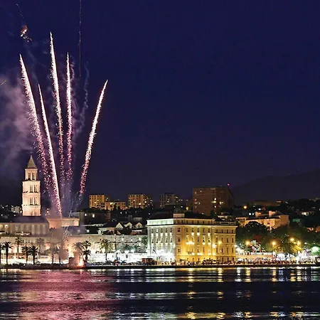 Ferienhaus Lovely In *