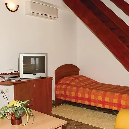 Ferienhaus Lovely In *